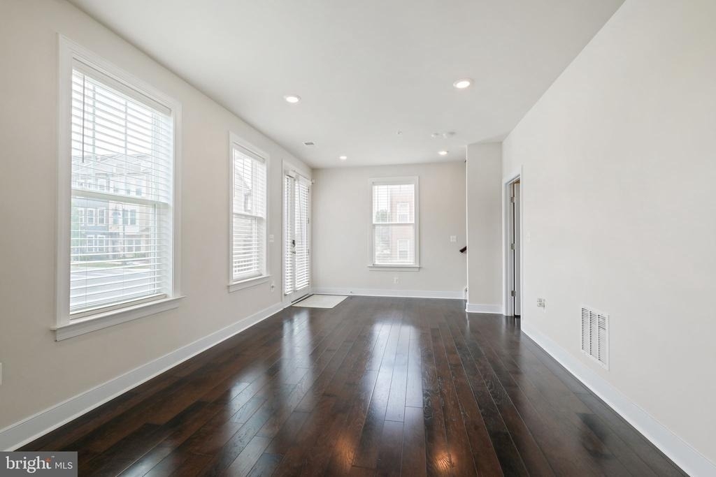 143 Rubens Drive - Photo 5