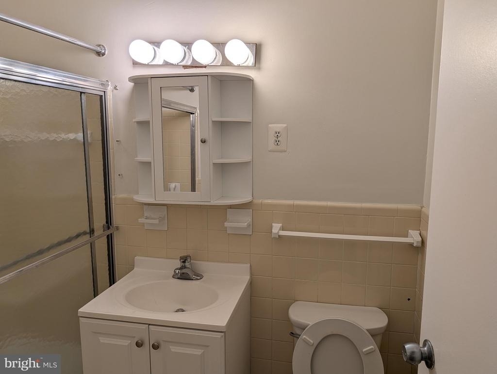 10401 Grosvenor Place - Photo 19
