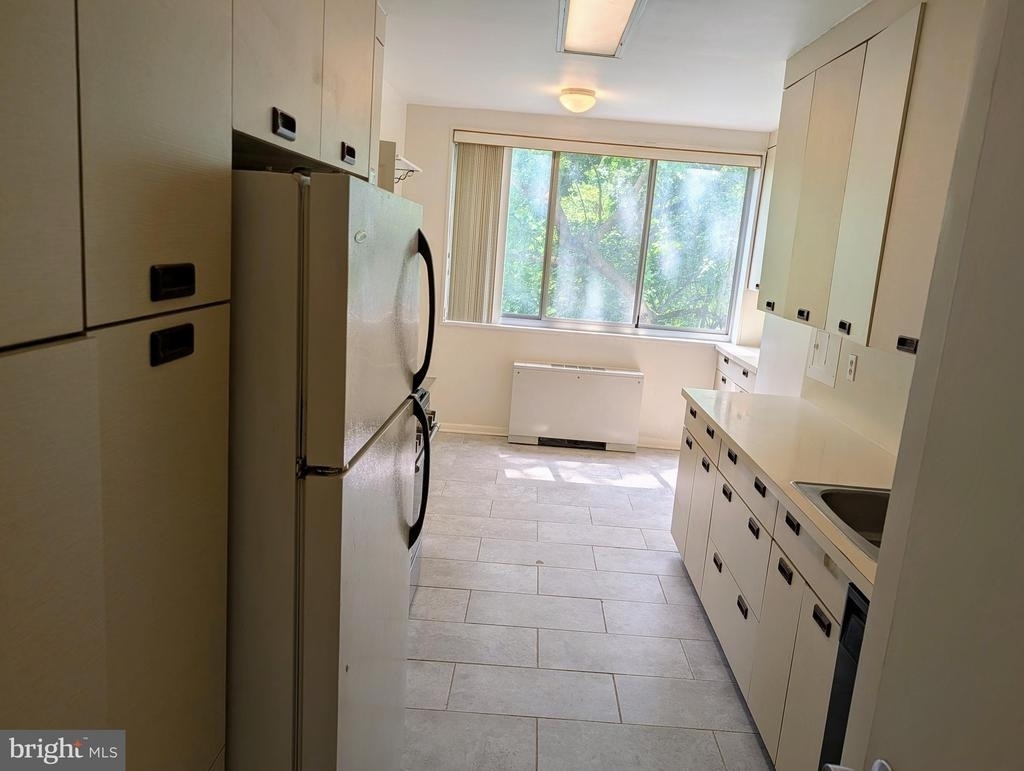 10401 Grosvenor Place - Photo 33