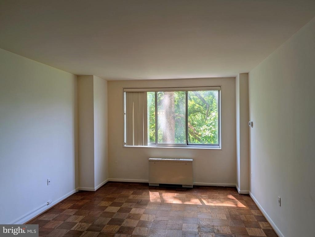 10401 Grosvenor Place - Photo 12
