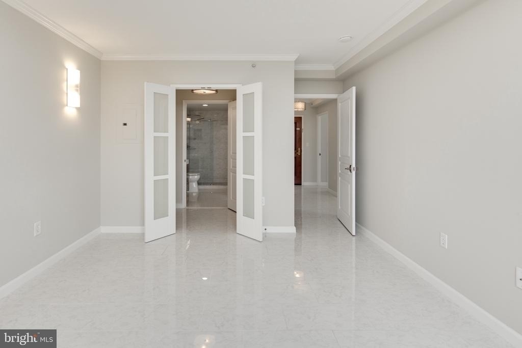 7111 Woodmont Avenue - Photo 20