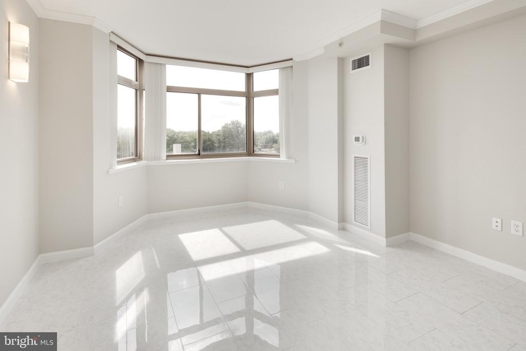 7111 Woodmont Avenue - Photo 15