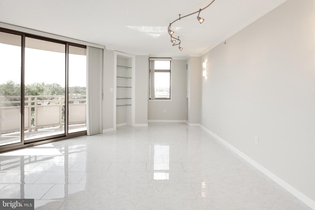 7111 Woodmont Avenue - Photo 5