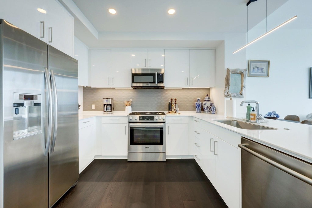 301 West Ave - Photo 1