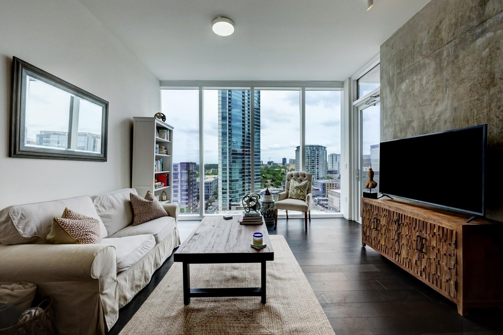 301 West Ave - Photo 4