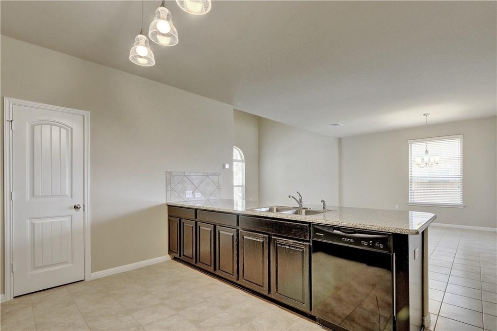 1412 Blake St - Photo 10