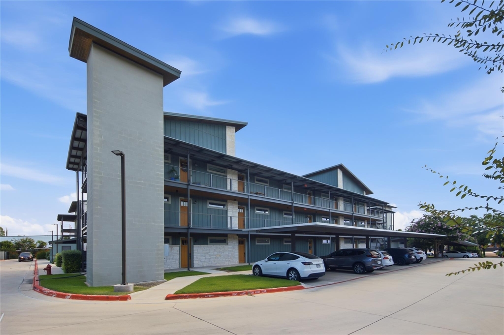 4704 Sunset Trl - Photo 0