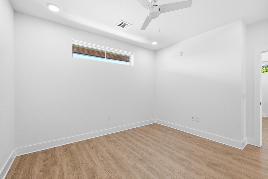 4704 Sunset Trl - Photo 4