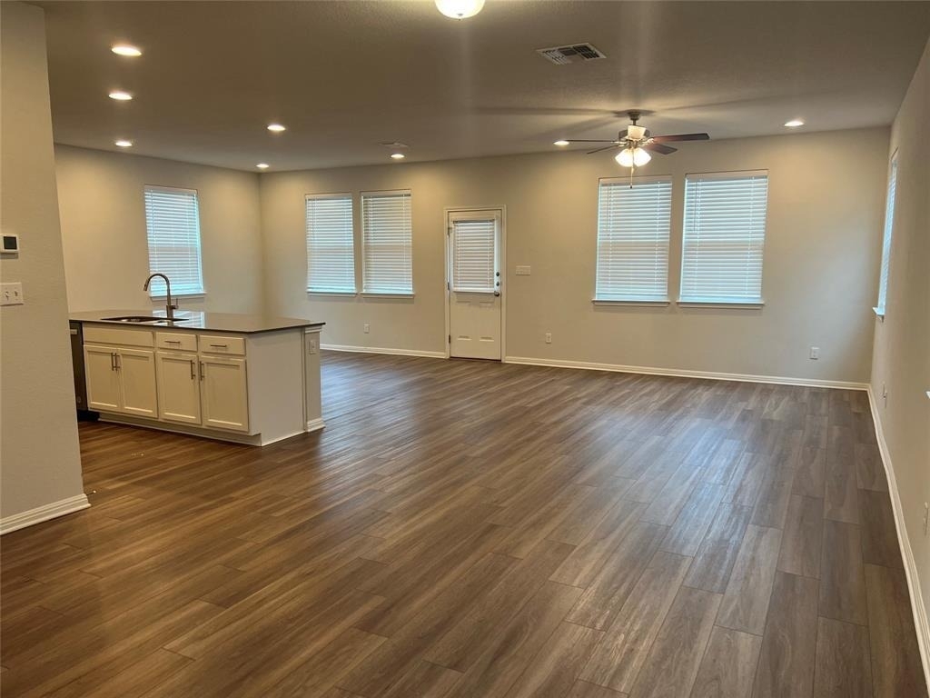 3201 College Park Dr - Photo 3