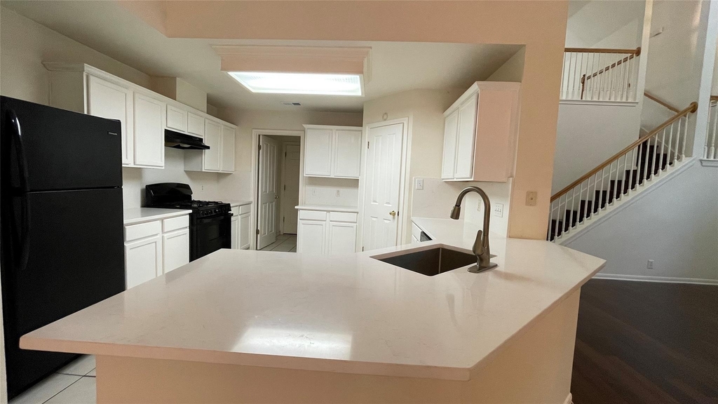 5320 Mabry Ct - Photo 3