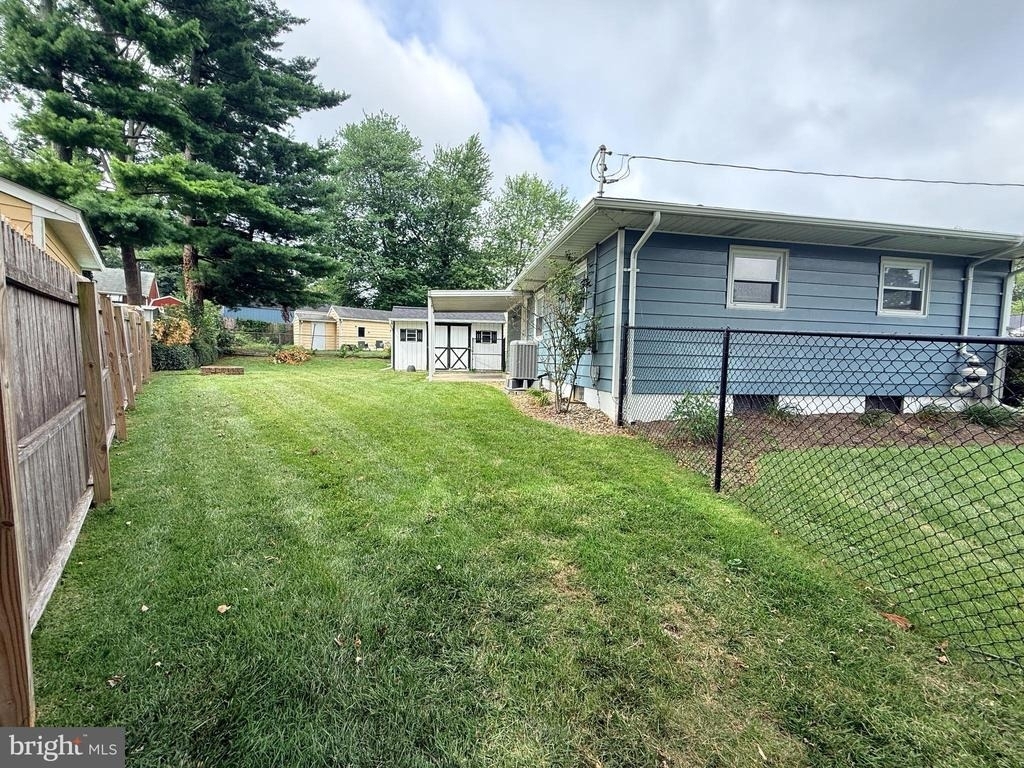 316 Queen Street - Photo 0