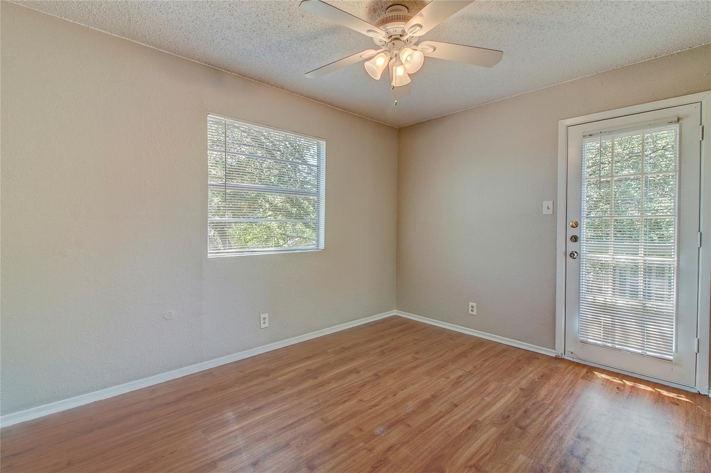 400 Hedgewood Dr - Photo 8