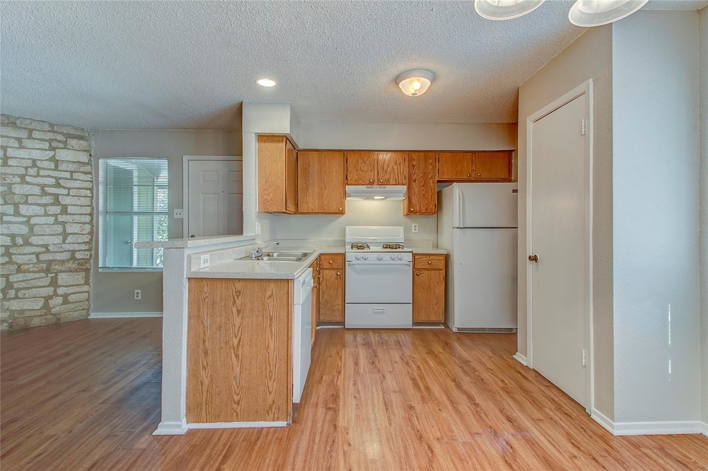 400 Hedgewood Dr - Photo 15