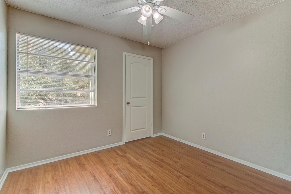 400 Hedgewood Dr - Photo 16
