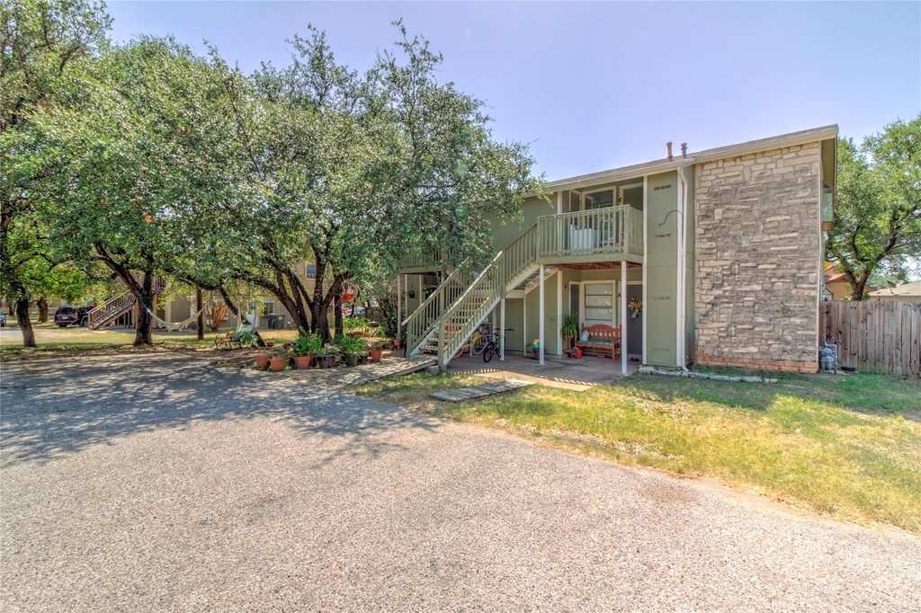 400 Hedgewood Dr - Photo 1