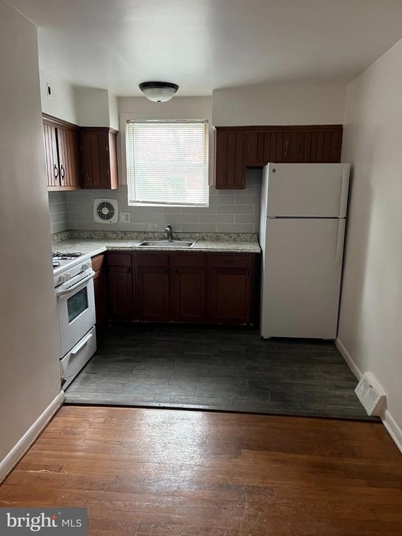 1005 Cedarcroft Road - Photo 1
