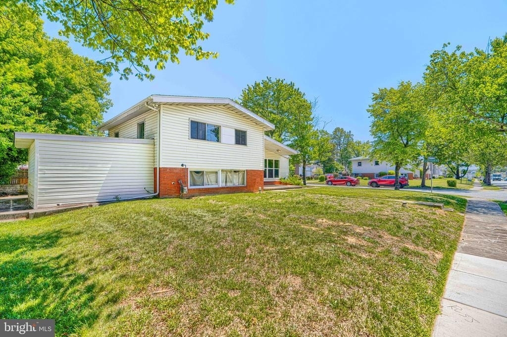 6901 Chippewa Drive - Photo 2