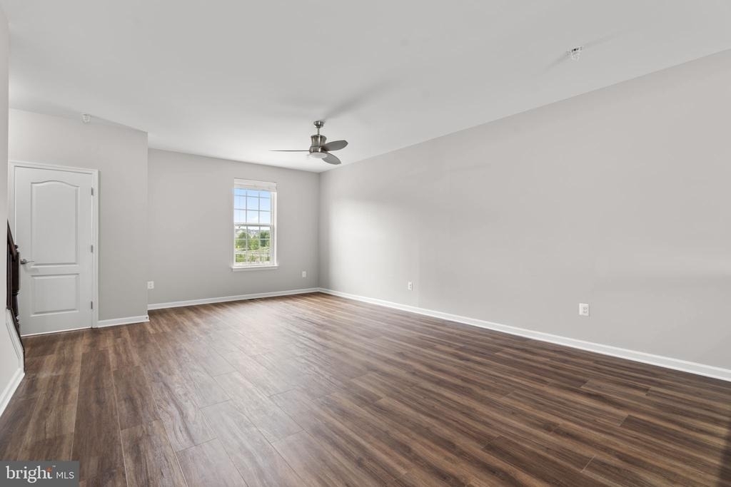 9442 Adelaide Lane - Photo 2