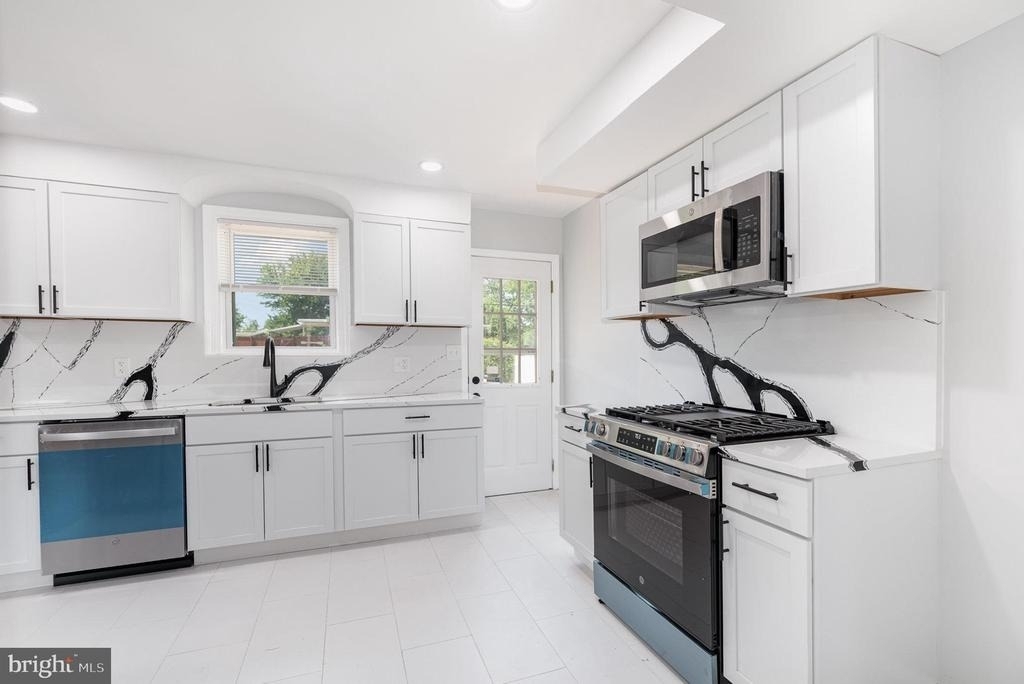 6301 Liberty Road - Photo 9