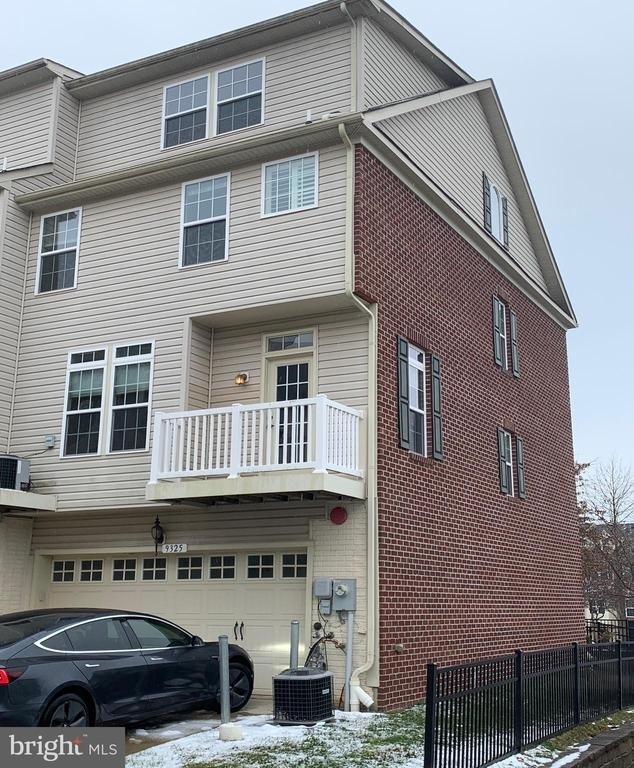 9325 Paragon Way - Photo 0