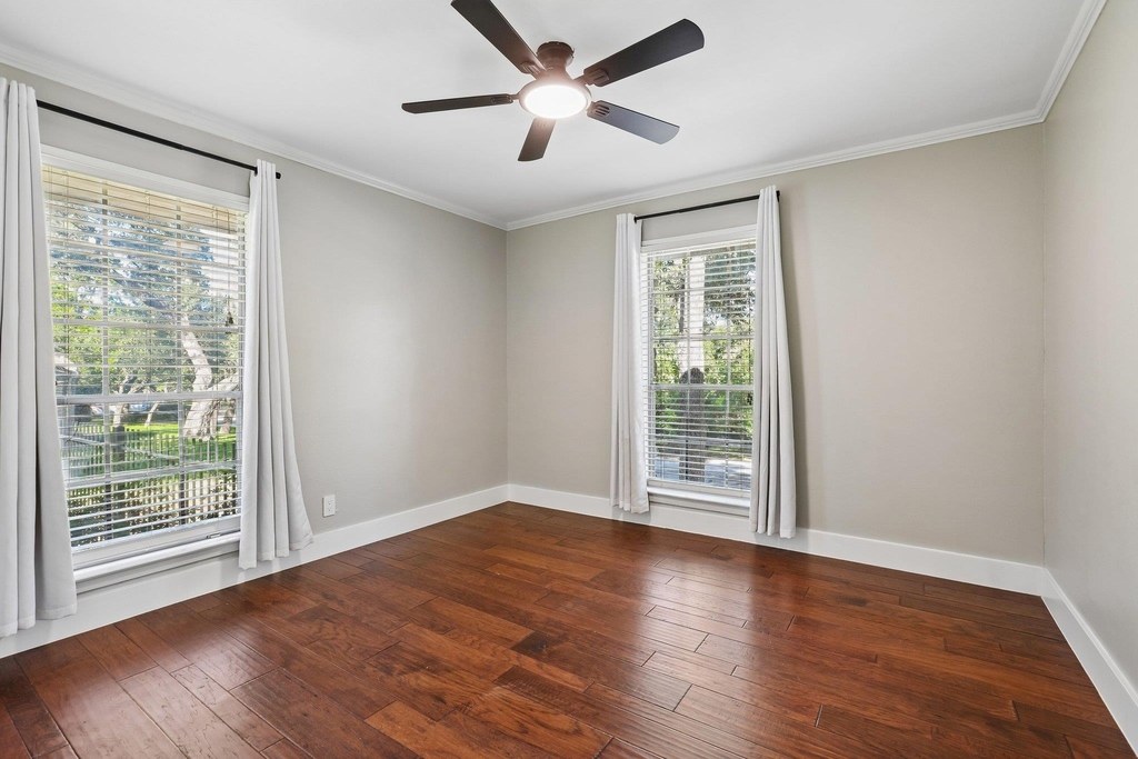 10903 Mellow Ln - Photo 10
