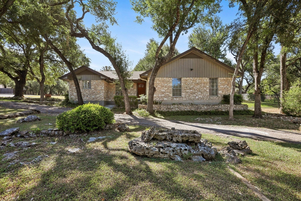 10903 Mellow Ln - Photo 0