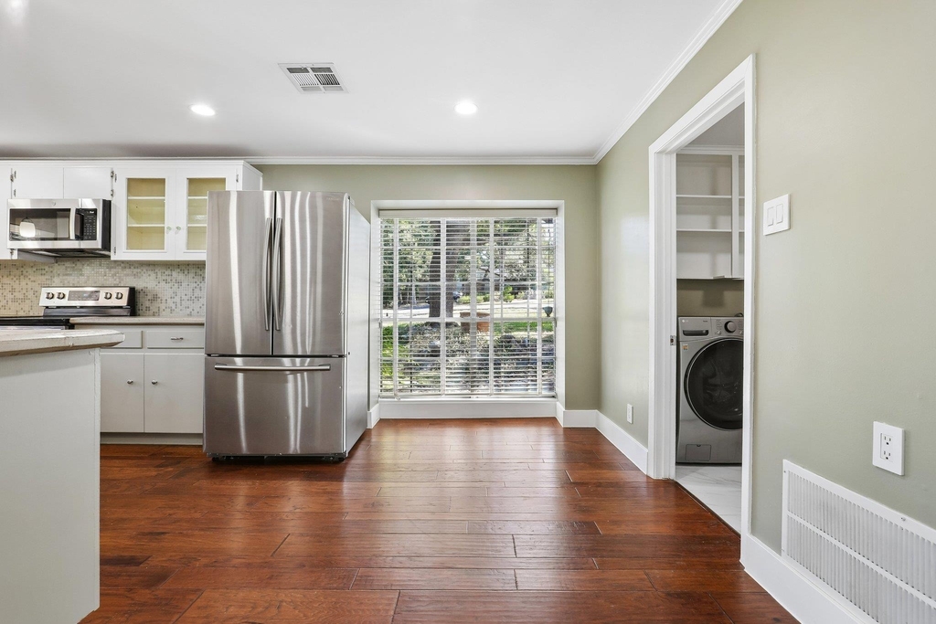 10903 Mellow Ln - Photo 5