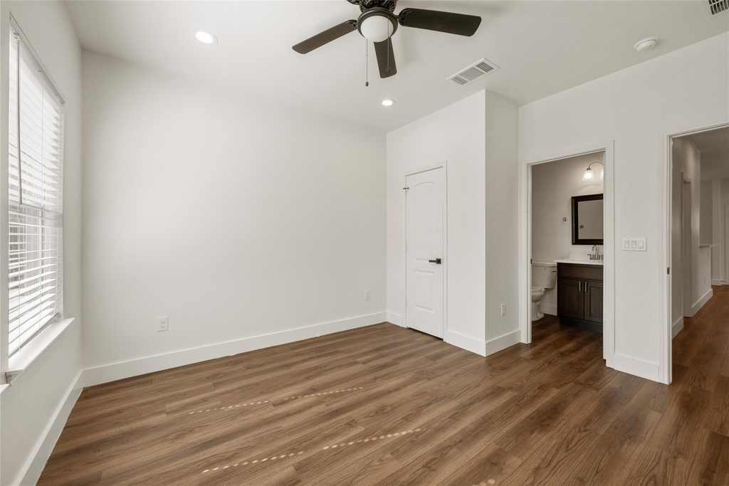 15407 Armstrong Ave - Photo 15