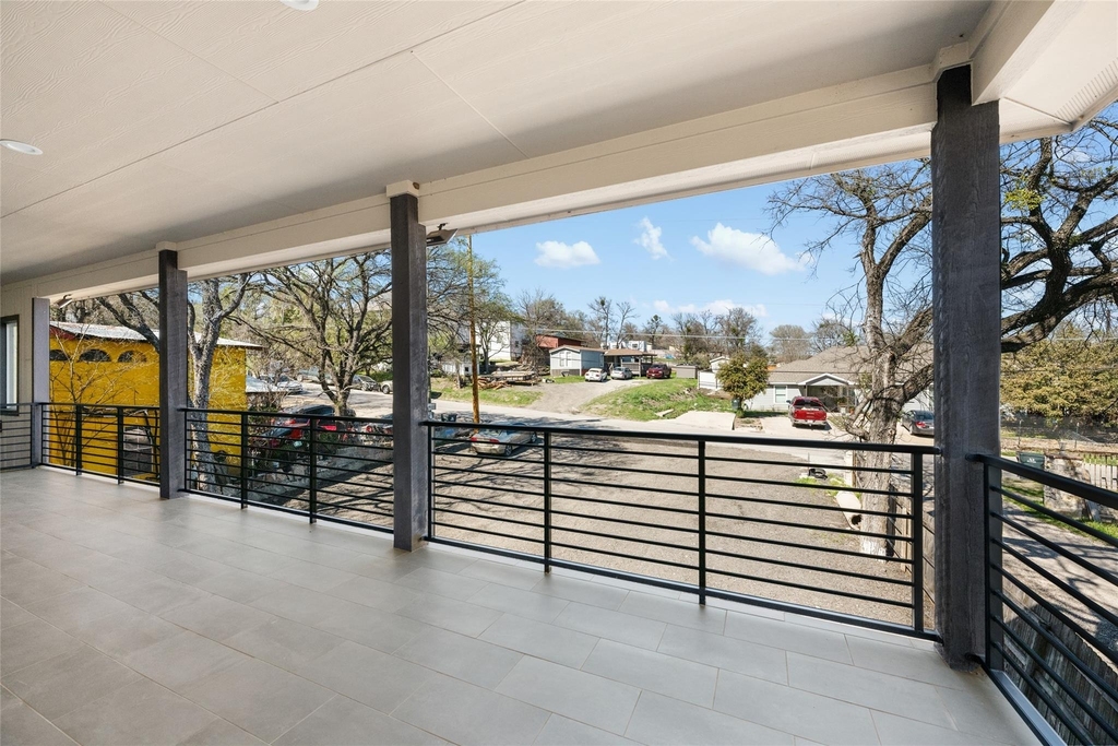 15407 Armstrong Ave - Photo 6