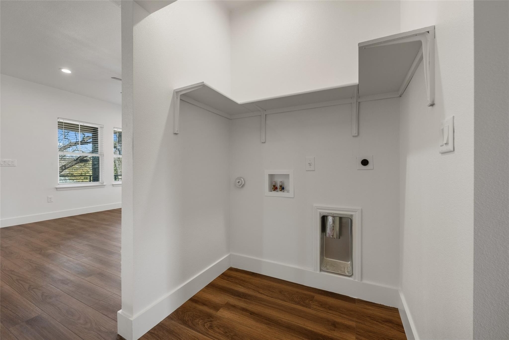 15407 Armstrong Ave - Photo 24