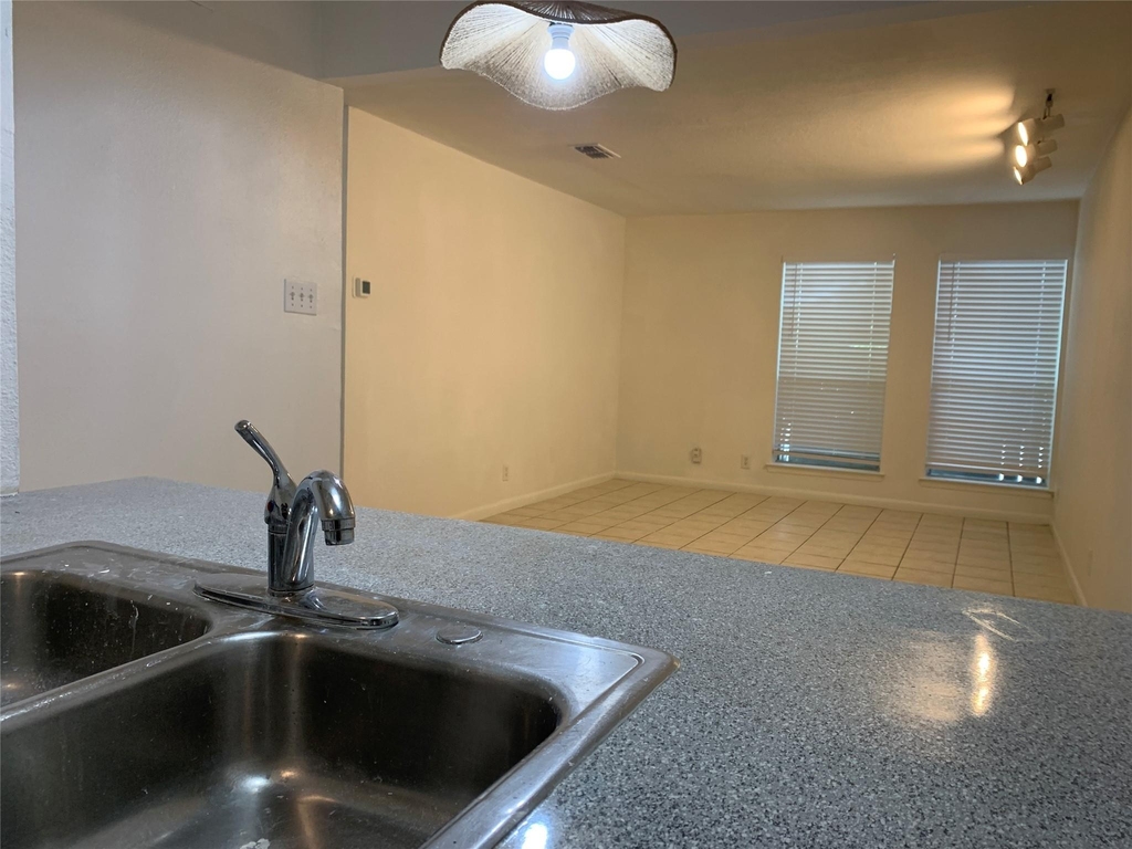 2708 S 1st St - Photo 11