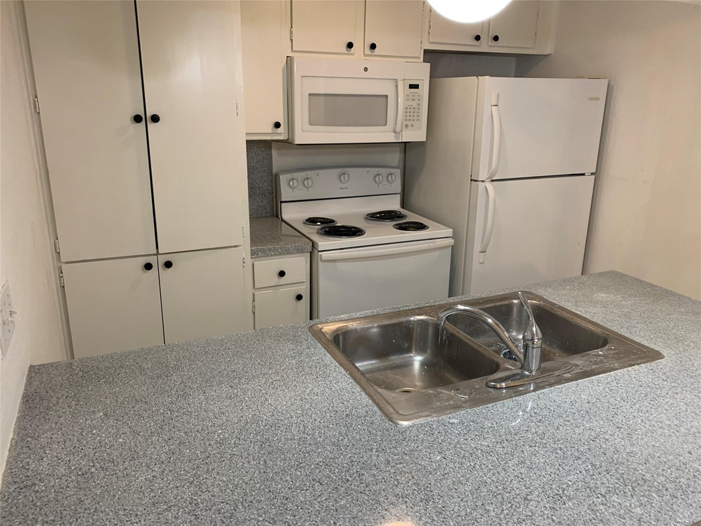2708 S 1st St - Photo 10