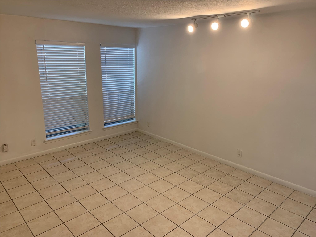 2708 S 1st St - Photo 12