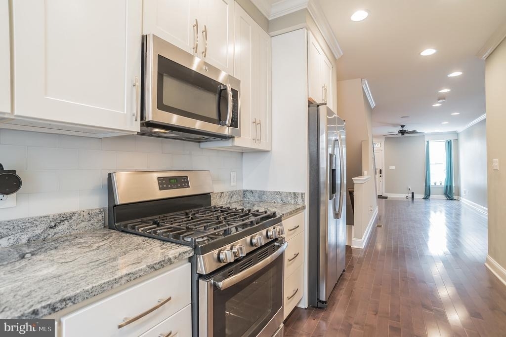 2038 Gough Street - Photo 10