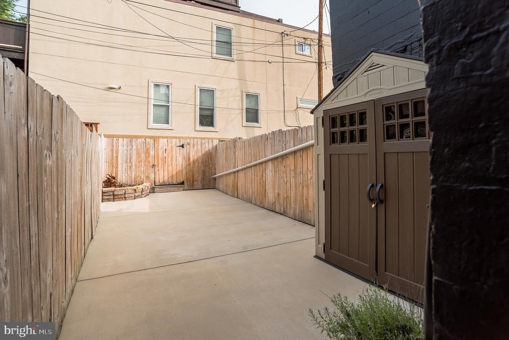 2038 Gough Street - Photo 24