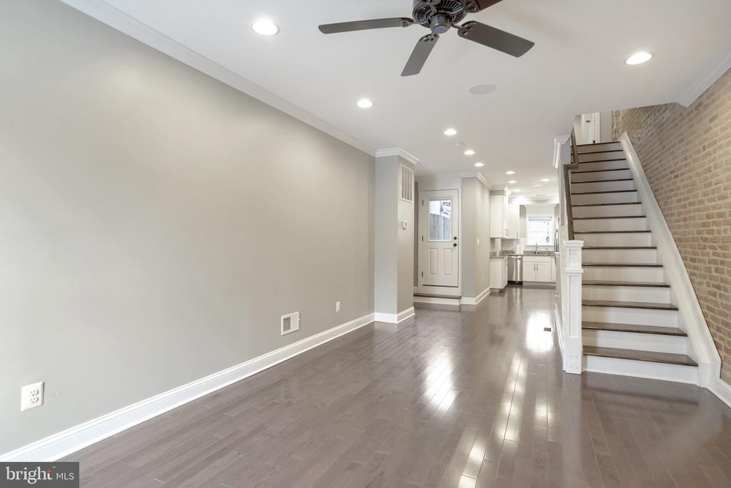 2038 Gough Street - Photo 4