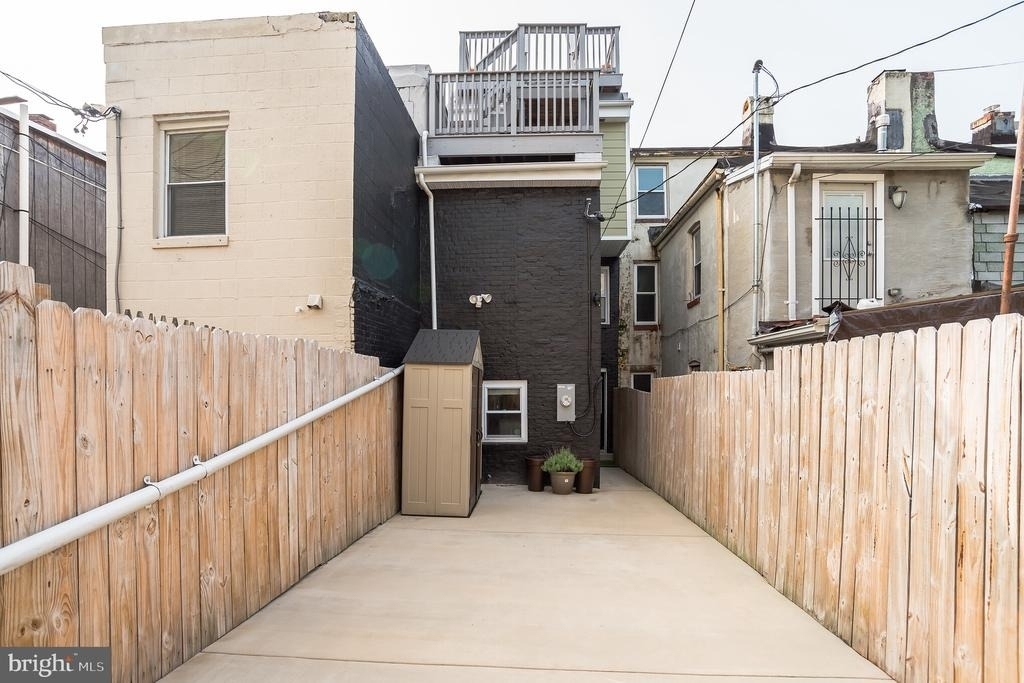 2038 Gough Street - Photo 25
