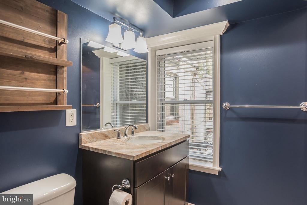 2038 Gough Street - Photo 19