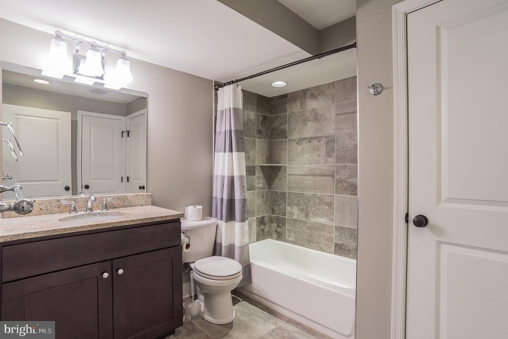 2038 Gough Street - Photo 22