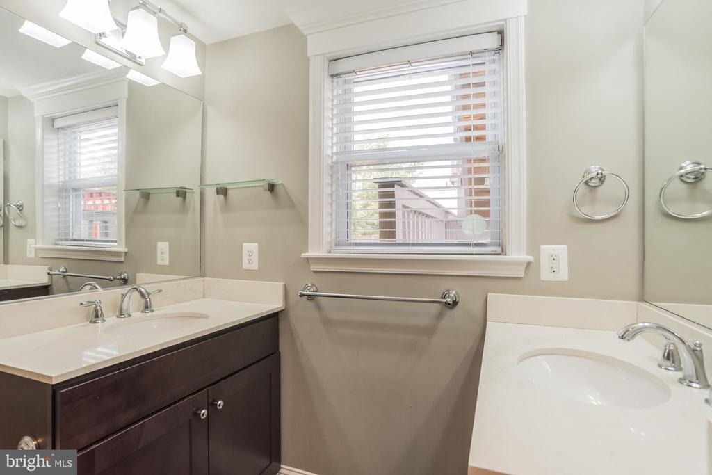 2038 Gough Street - Photo 14
