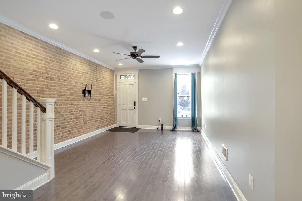 2038 Gough Street - Photo 3