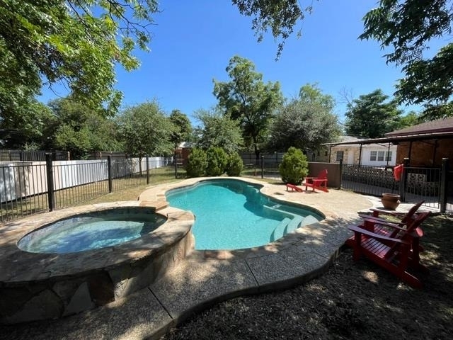 1506 E 2nd St - Photo 8