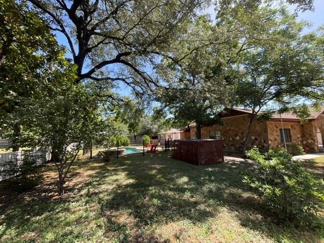 1506 E 2nd St - Photo 1