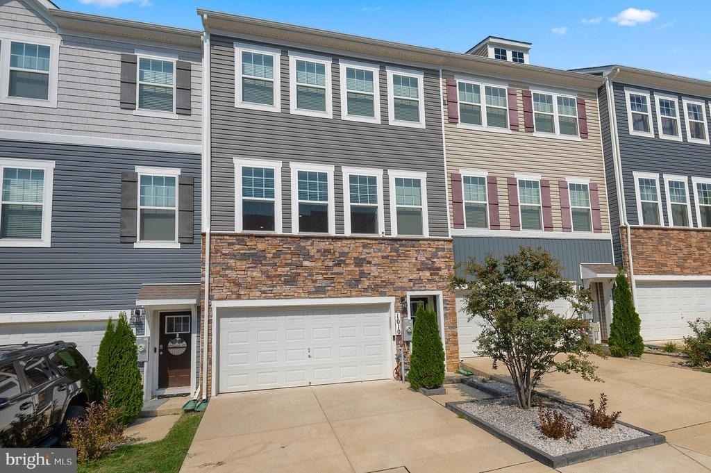 1010 Tuscany Lane - Photo 0