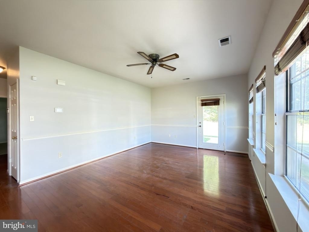 1426 Nutwood Court - Photo 4