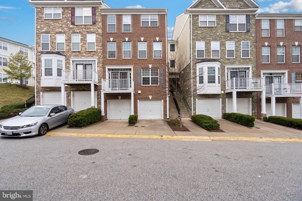 3546 Carriage Walk Lane - Photo 0