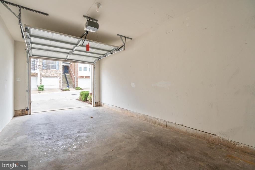 3546 Carriage Walk Lane - Photo 25