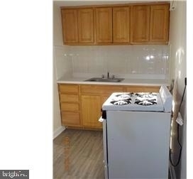 104 Colonial Avenue - Photo 2