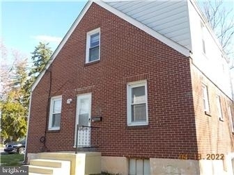 104 Colonial Avenue - Photo 0