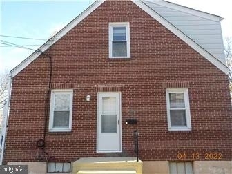 104 Colonial Avenue - Photo 1
